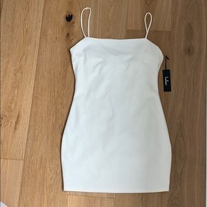 Adorable white spaghetti strap dress 🤍